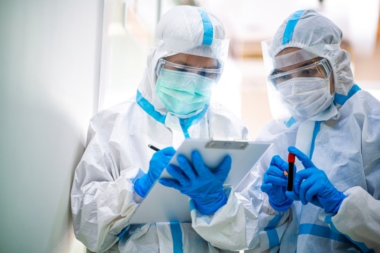 AUR avertizează coaliția de guvernare că este pe cale să depășească o linie roșie, prin condiționarea libertății de mișcare a românilor de efectuarea unui vaccin