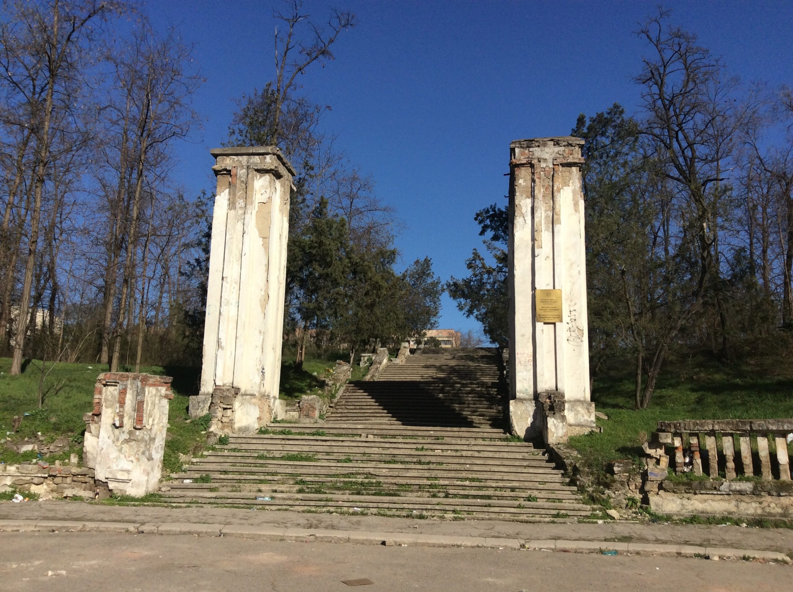 SENATORUL CLAUDIU TÂRZIU: „RESTAURAREA COMPLEXULUI MEMORIAL CIMITIRUL EROILOR DIN CHIȘINĂU ESTE O CHESTIUNE DE ONOARE ȘI DEMNITATE PENTRU STATUL ȘI NAȚIUNEA ROMÂNĂ”