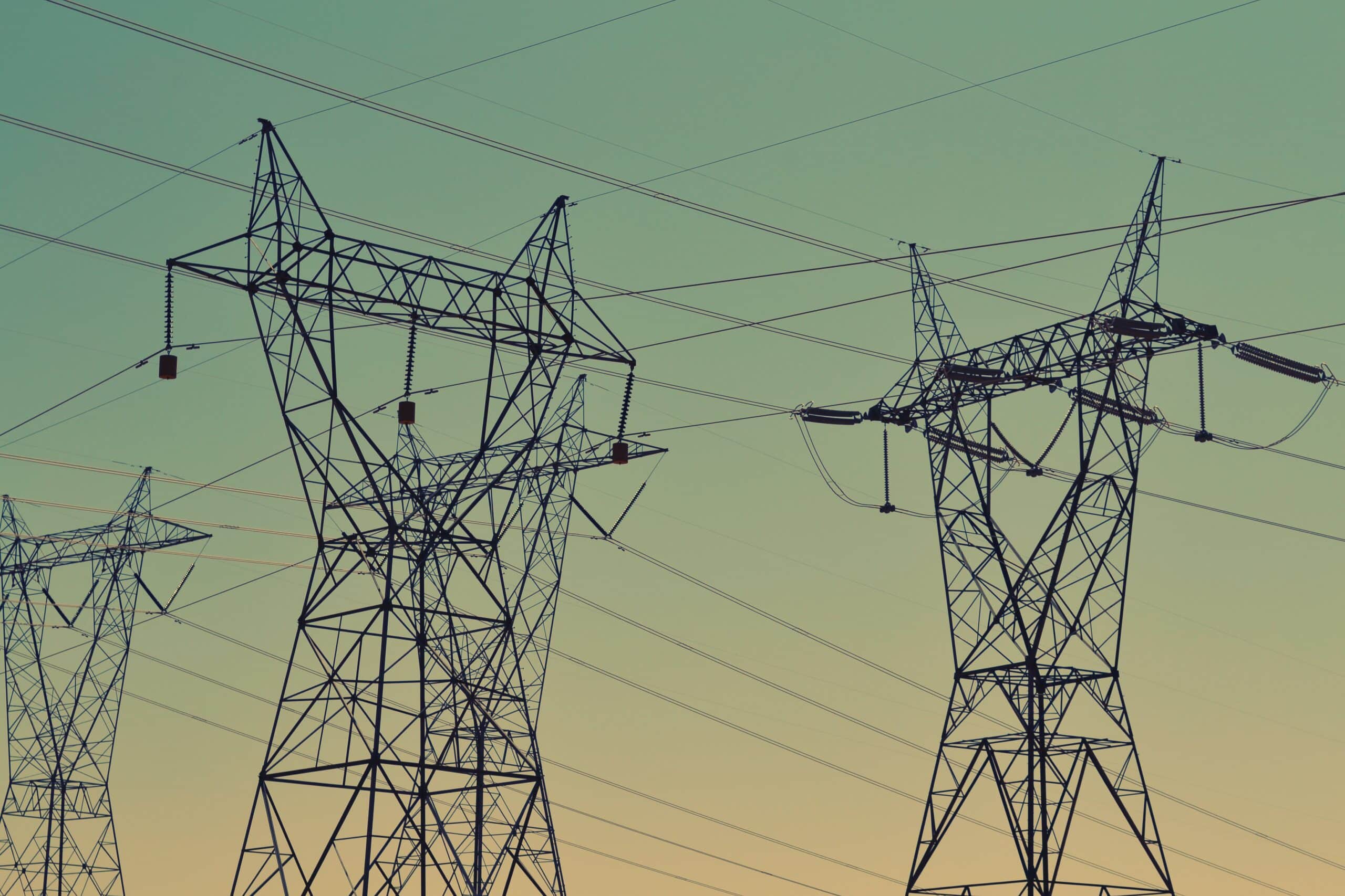 AUR: LIBERALIZAREA PIEȚEI DE ENERGIE ESTE O BĂTAIE DE JOC LA ADRESA CETĂȚENILOR