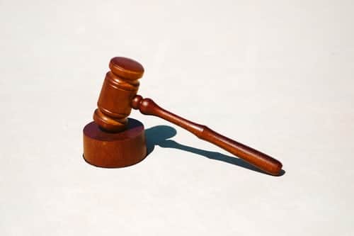 CLANURILE POLITICO-MAFIOTE SUNT MASCA INVIZIBILĂ CARE NU LASĂ ROMÂNIA SĂ RESPIRE