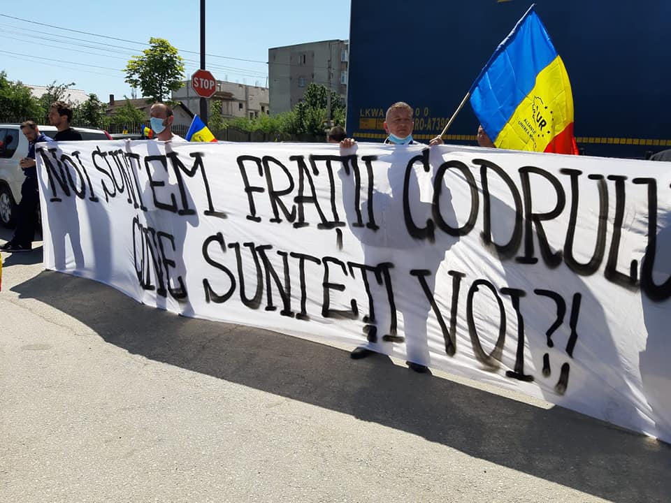 AUR VREA CODRUL FRATE CU ROMÂNUL, NU CU SECUREA