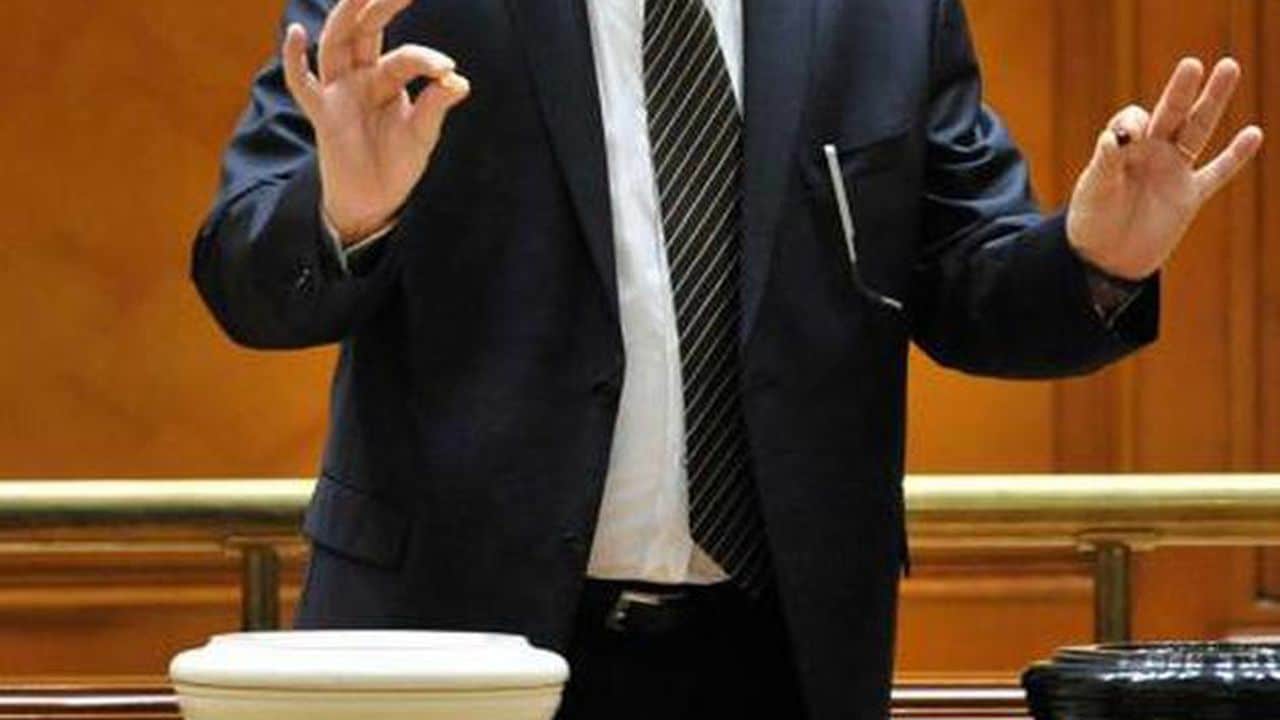 AUR cere PSD și USR PLUS să voteze moțiunea de cenzură împotriva Guvernului Cîțu cu bilele la vedere