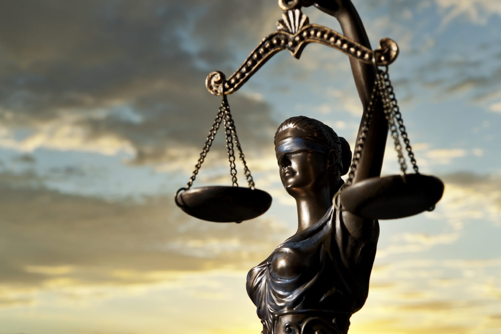Propunerea legislativă AUR de scurtare a termenelor de judecată, respinsă de coaliția toxică
