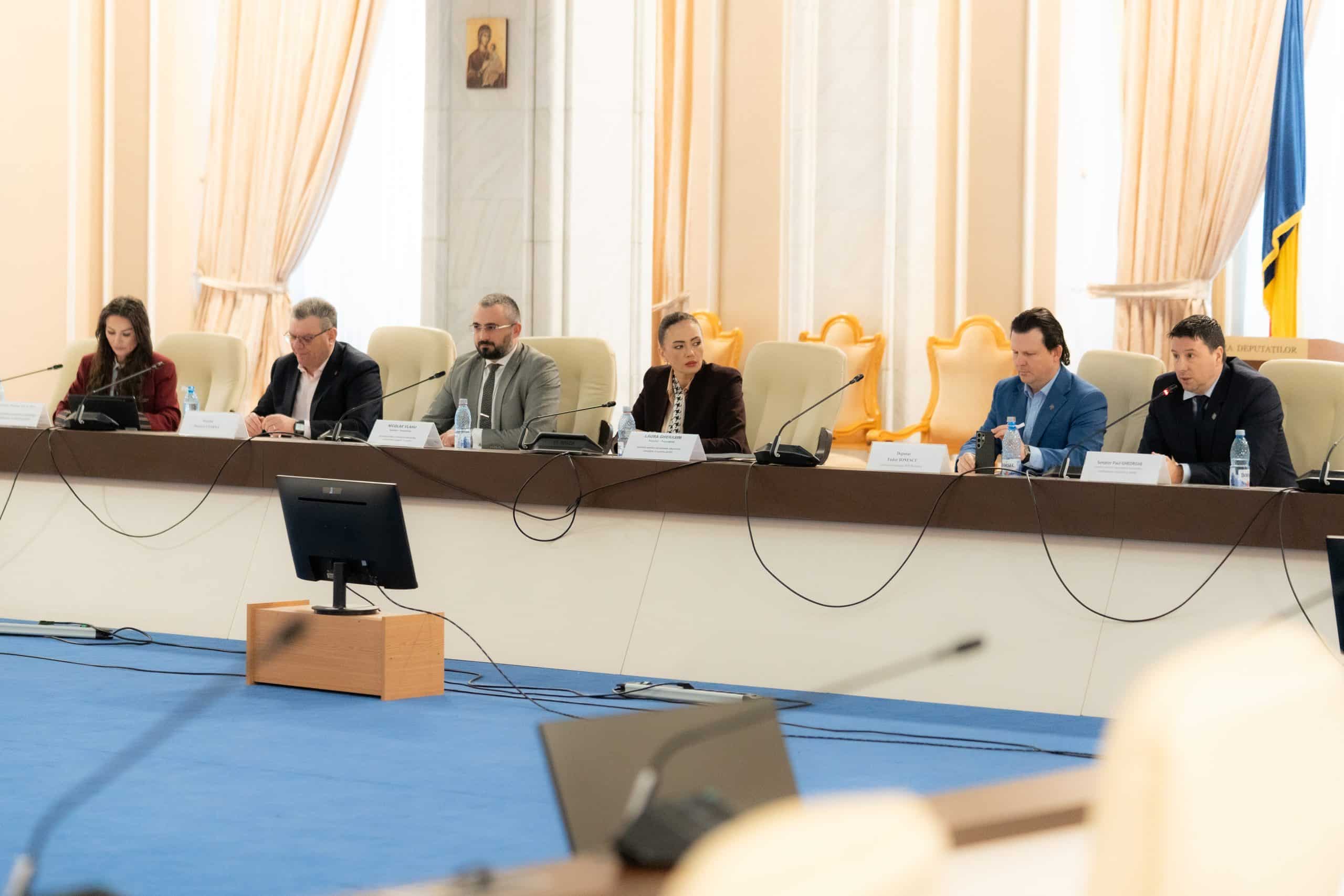Românii merită adevărul despre anularea alegerilor, dar pentru a doua zi consecutiv instituțiile statului sfidează Parlamentul și refuză să dea explicații