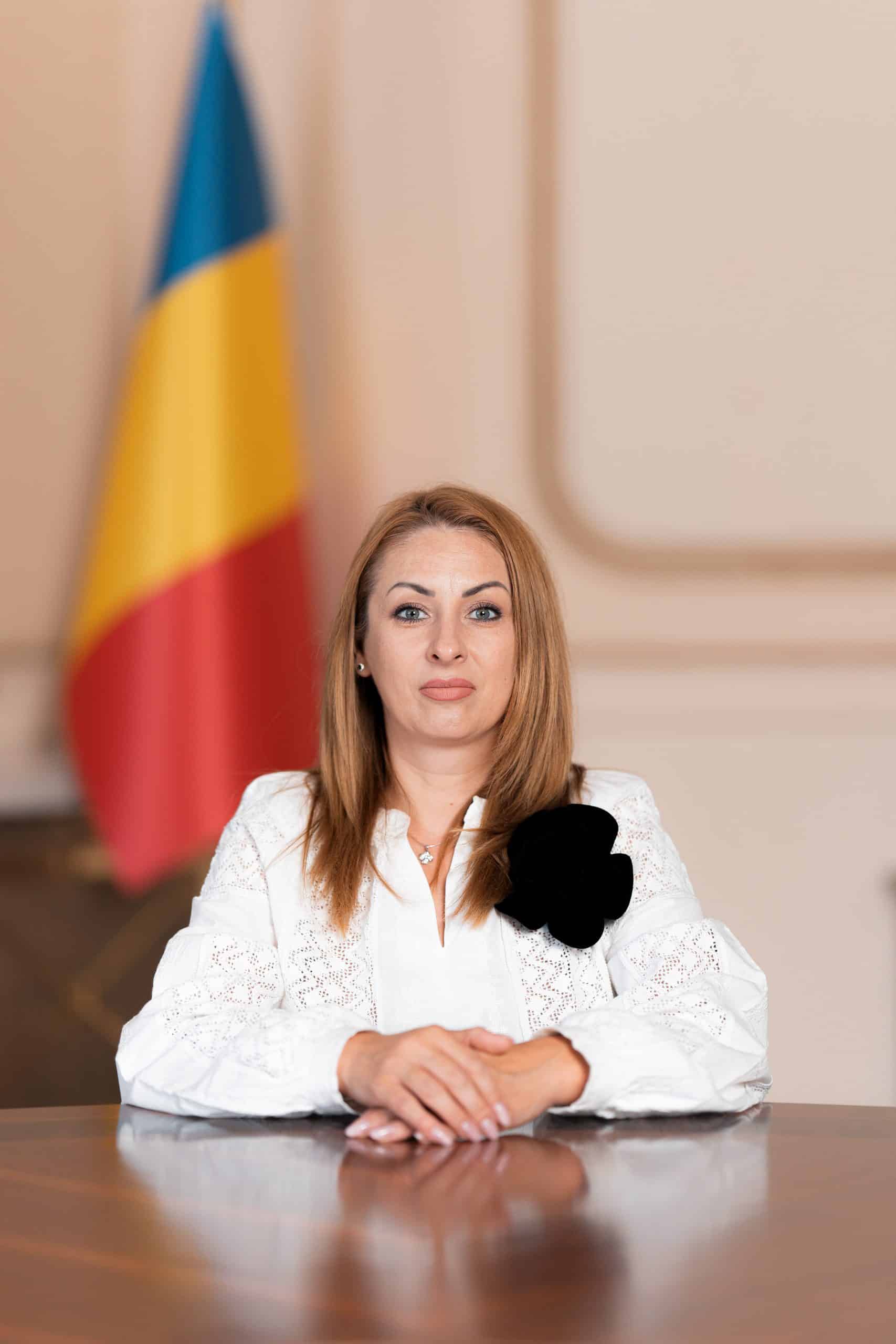 Constantinescu Rodica – Declarație politică – La Drăgușeni, județul Galați, drumurile se asfaltează cu noroi pe banii românilor
