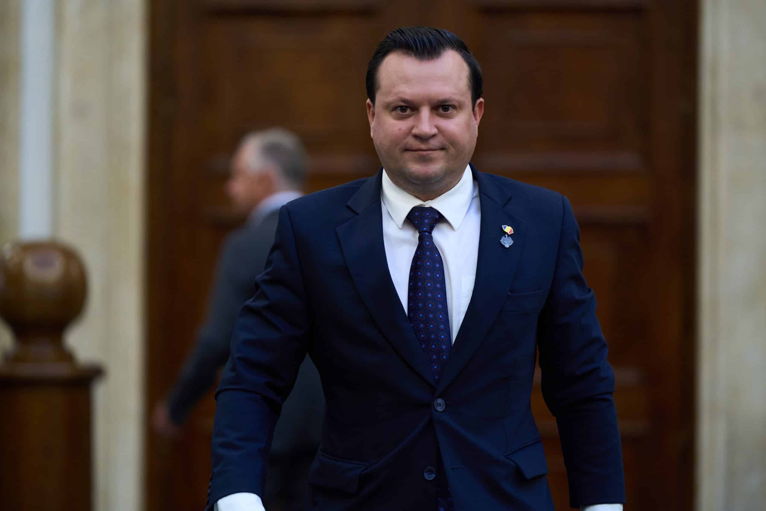 Silegeanu Cătălin – Declarație politică – Energie în flăcări și politică în derivă