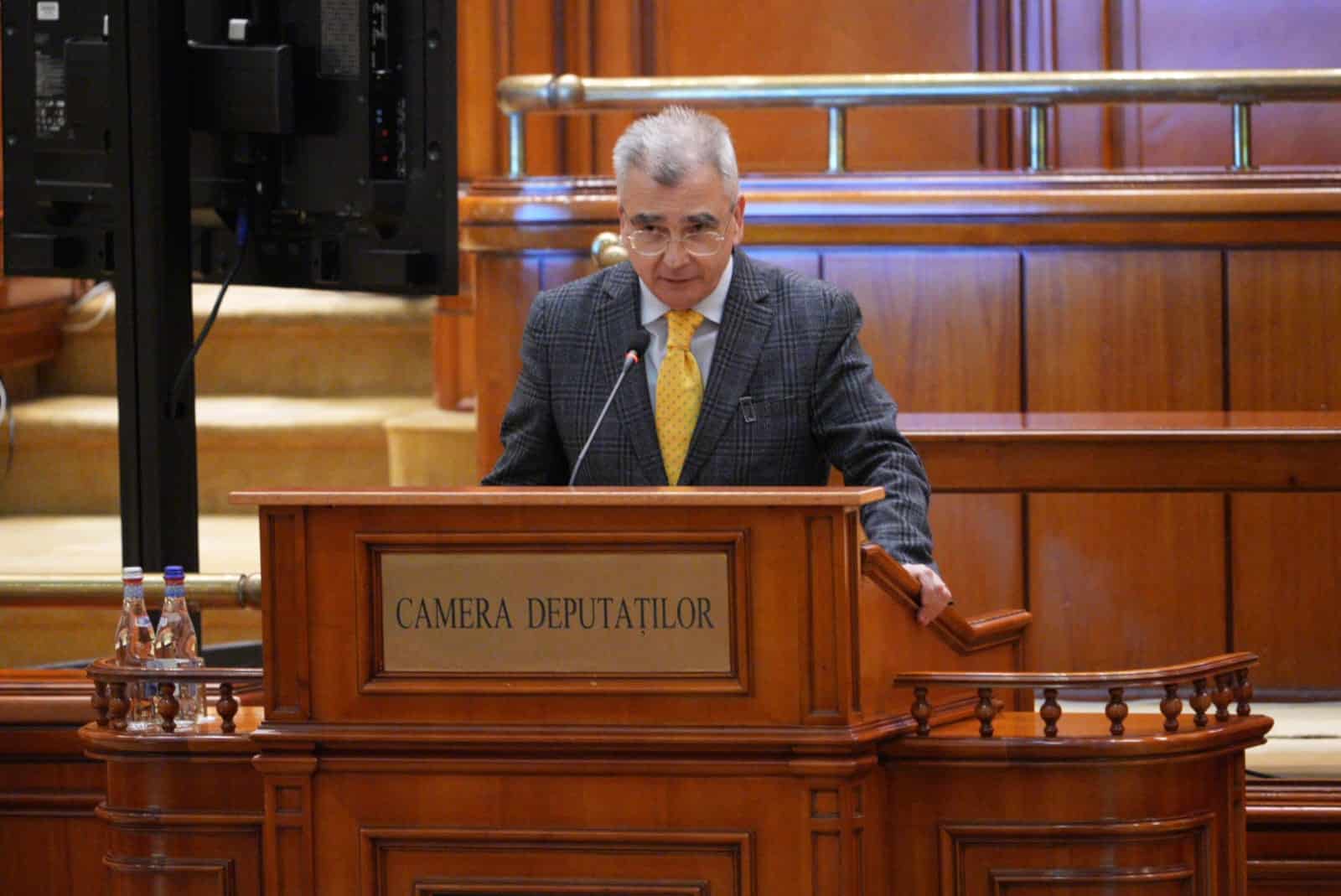 Petrișor Peiu (liderul senatorilor AUR): „Oana Gheorghiu propune un mecanism hoțesc de vânzare a unei părți din avuția statului, dar pozează în mare reformator”
