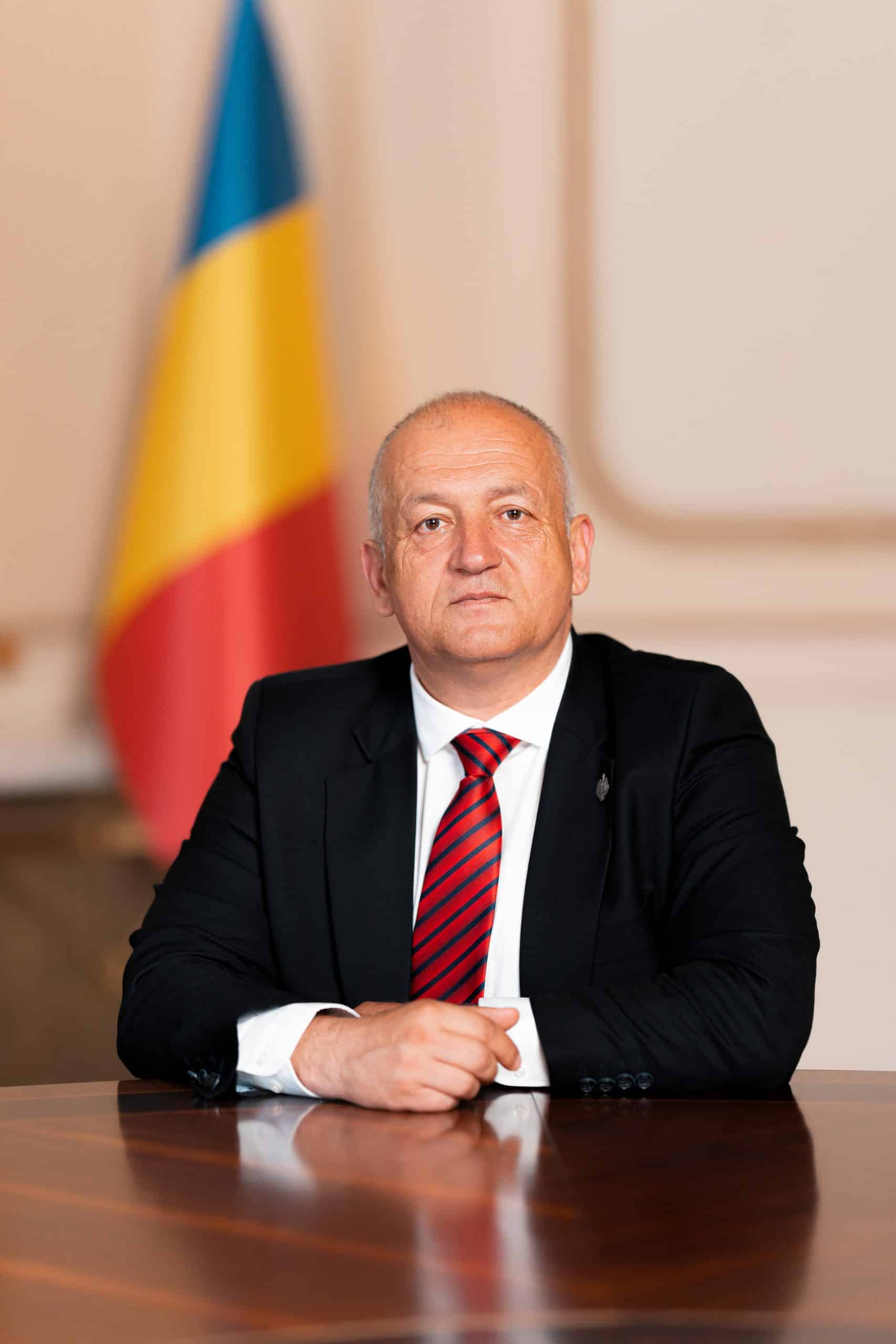 Șipoș Eugen Cristian – Întrebare – Îndepărtarea statuii lui Octavian Goga din Parcul Copou, Iași – încălcarea Legii nr. 422/2001 privind protejarea monumentelor istorice și atitudinea Ministerului Culturii