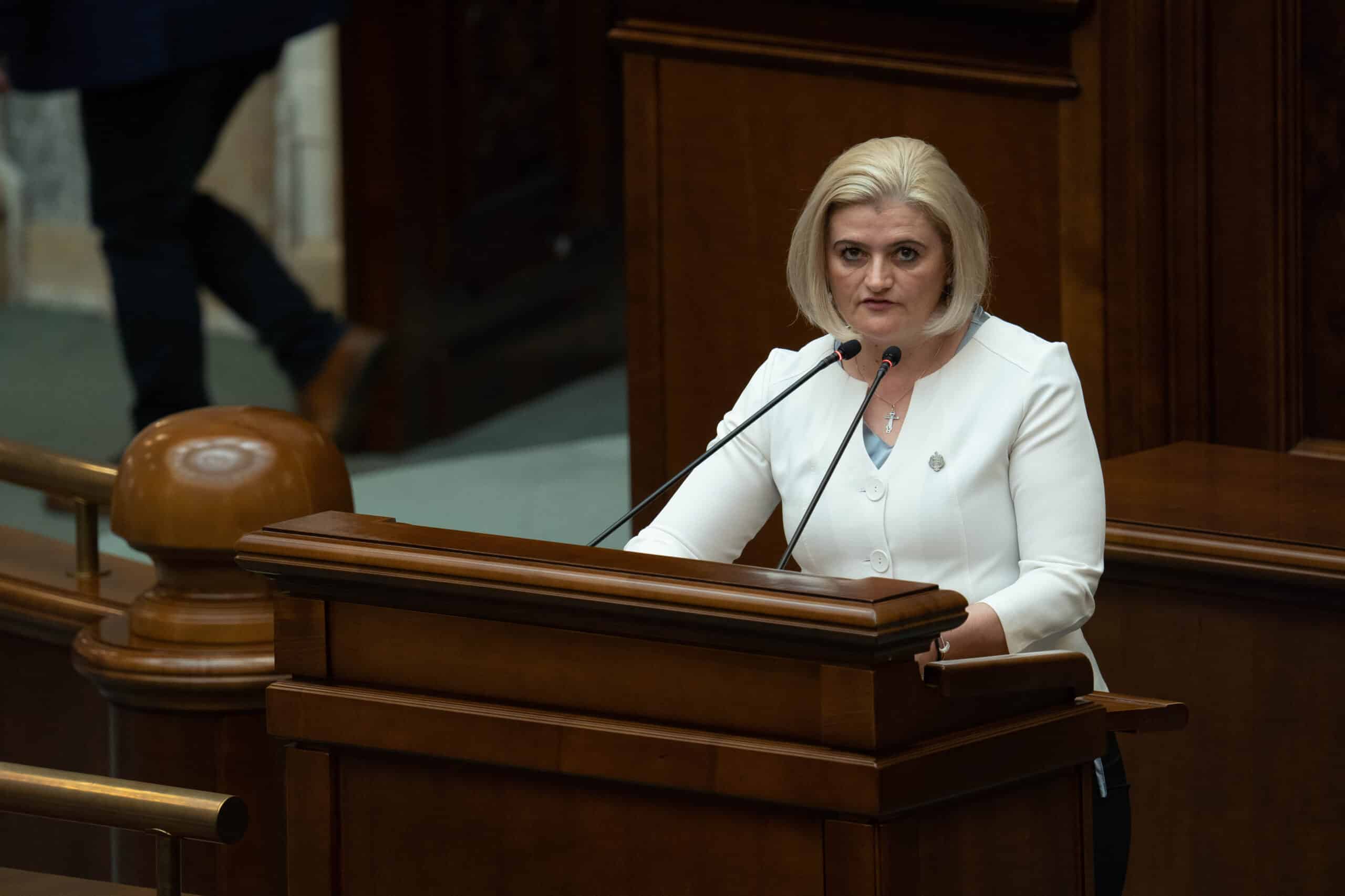 Păucean-Fernandes Luminița – Întrebare – Monitorizarea riscurilor radiologice pentru România în contextul incendiului major din zona de excludere Cernobîl
