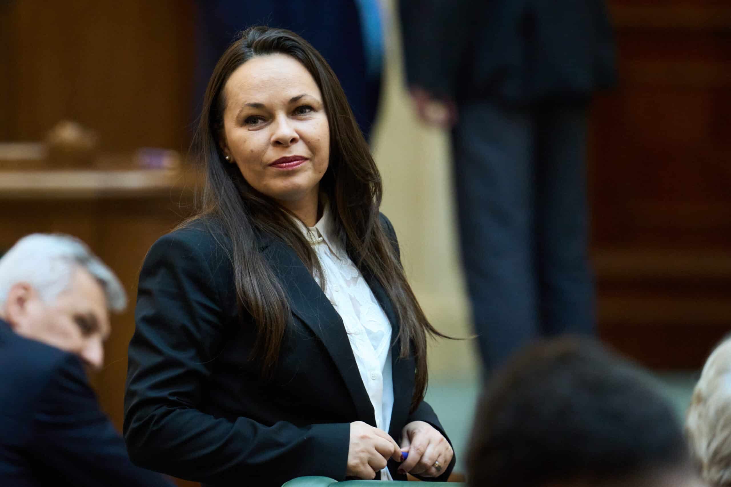 Dumitrescu Cristina Gabriella – Întrebare – Blocajele privind restituirea către statul român a Casei Iorga (fostul Institut Român) din Saranda, Republica Albania