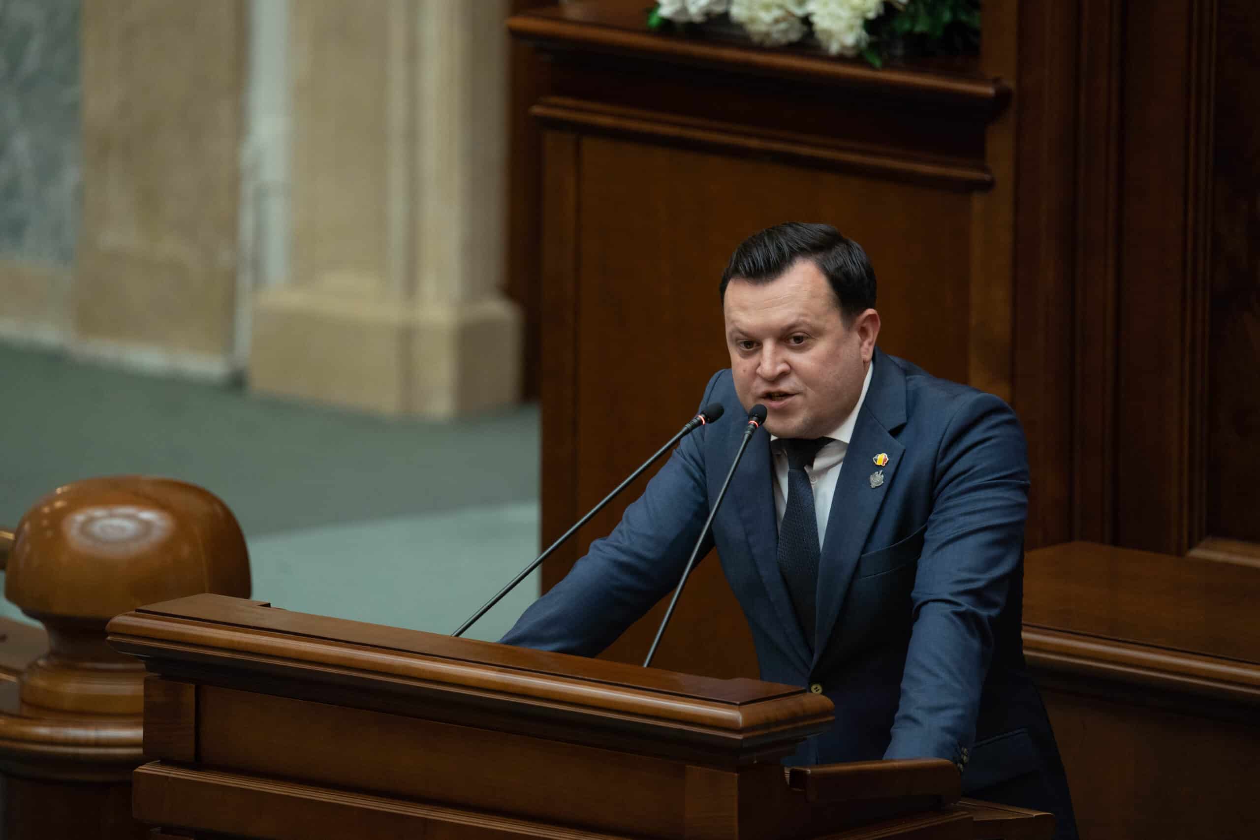 Silegeanu Cătălin – Interpelare – Date privind stabilitatea exercitării funcției de prefect și fezabilitatea introducerii unor criterii profesionale prealabile pentru numirea prefecților
