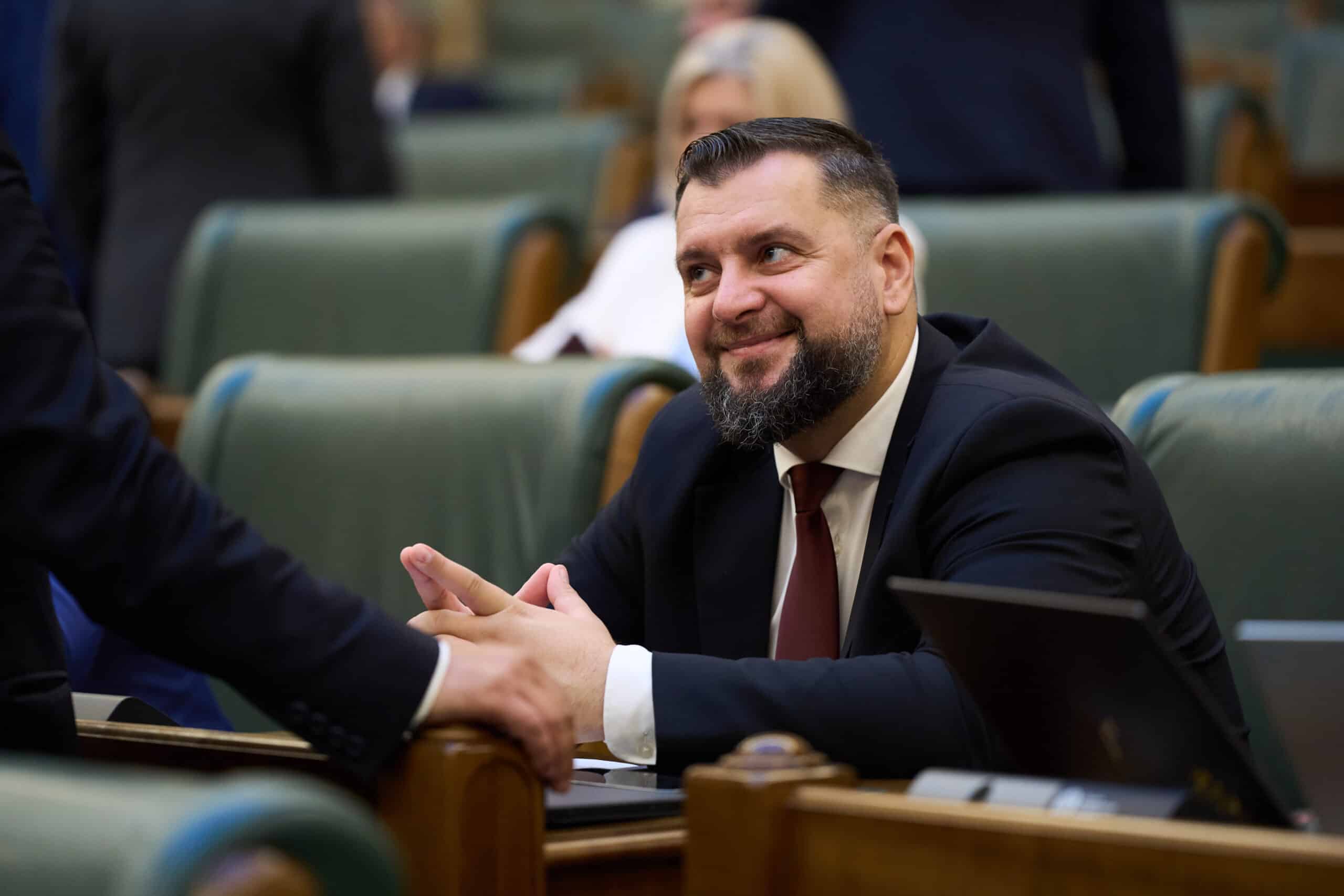 Geamănu Ștefan – Declarație politică – „USR și ofensiva neomarxistă împotriva elitelor și instituțiilor fundamentale ale României”